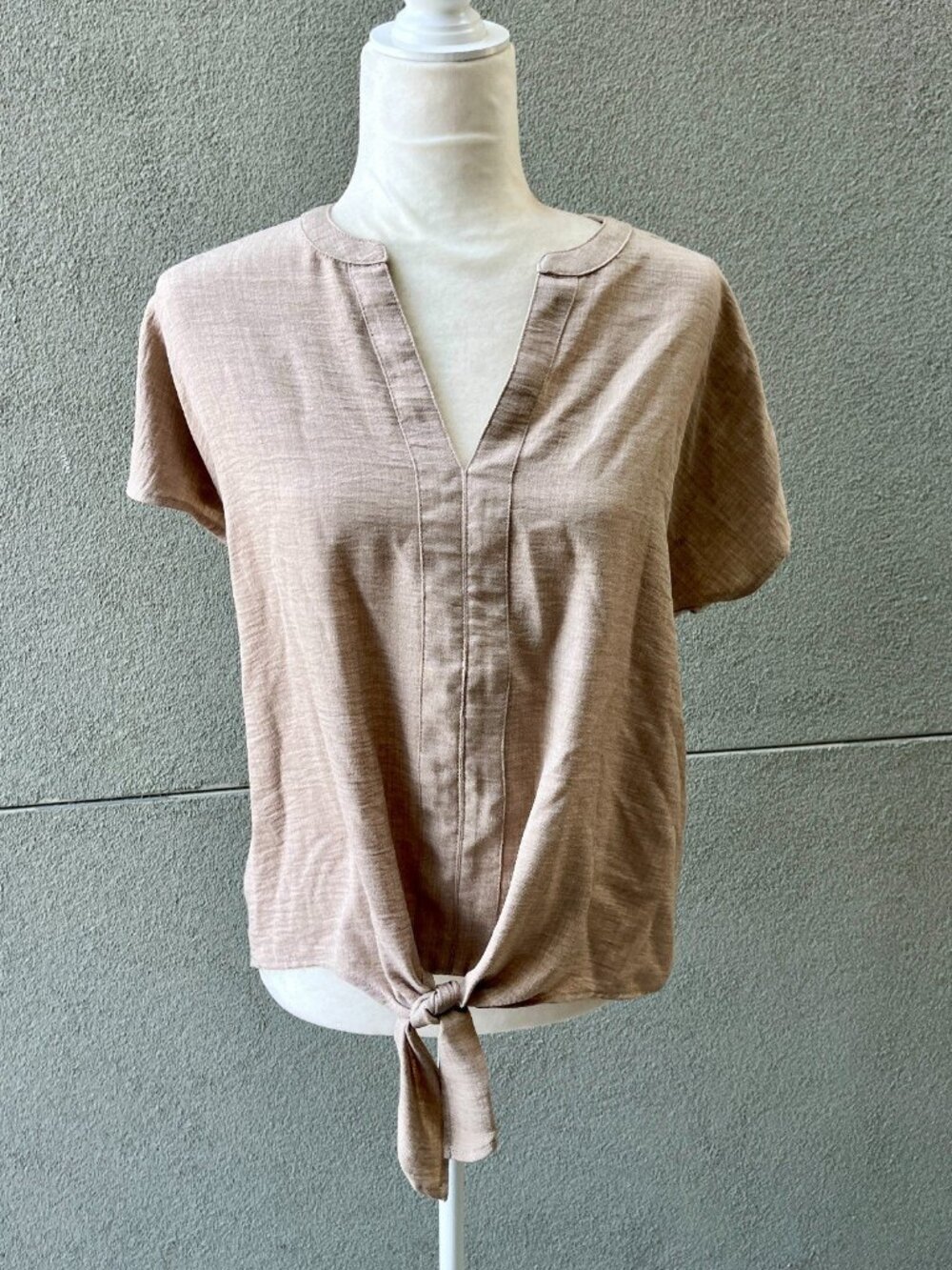 Chenault short-sleeve beige tie-front V-neck blouse dolman top small